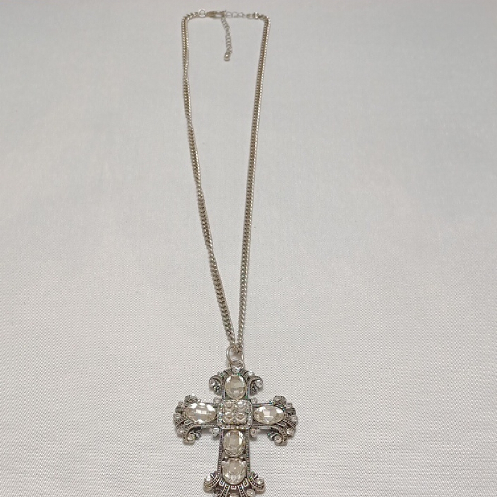 Elegant Silver Cross Pendant Necklace